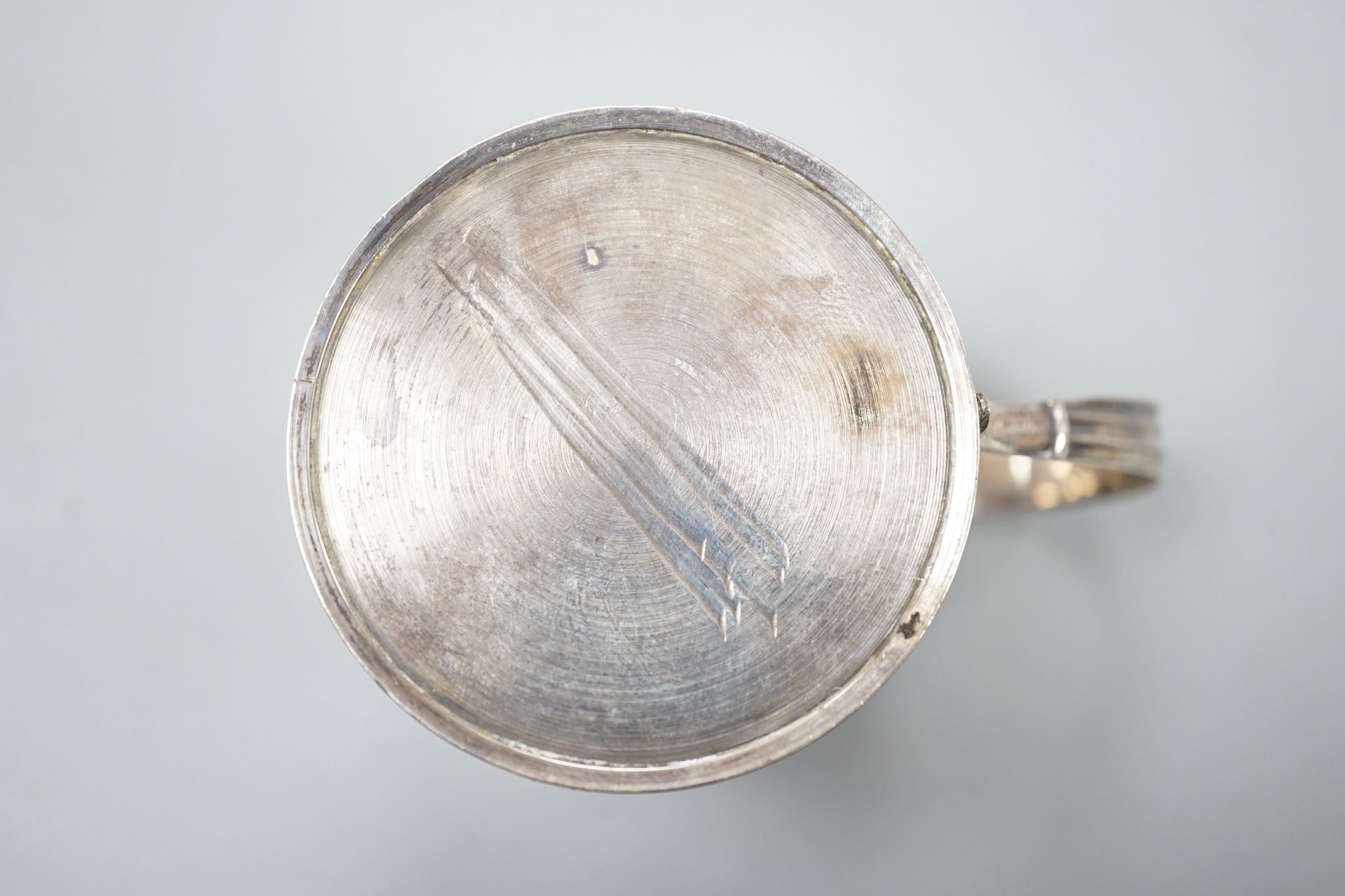 A George III silver small mug, Thomas Wallis & Jonthan Hayne, London, 1818, with engraved monogram, 57mm, 60 grams.